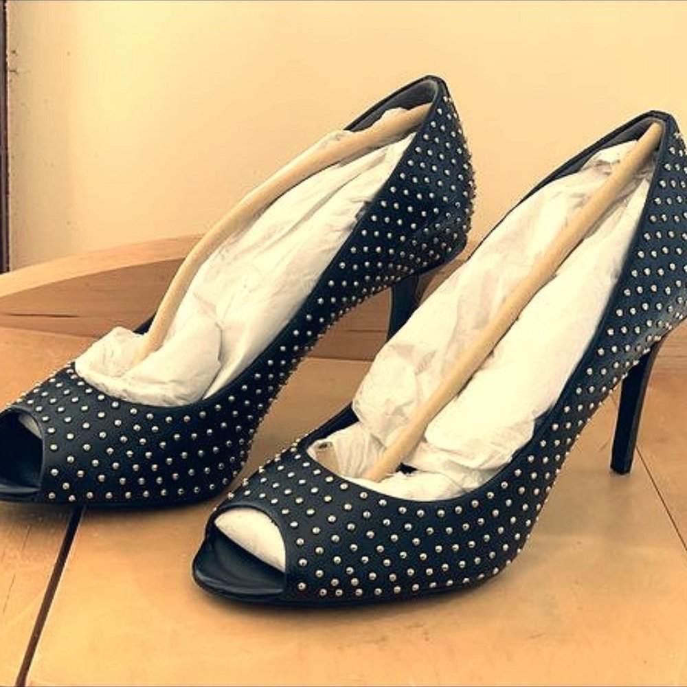 studded Kenneth Cole  open toe black pumps 7